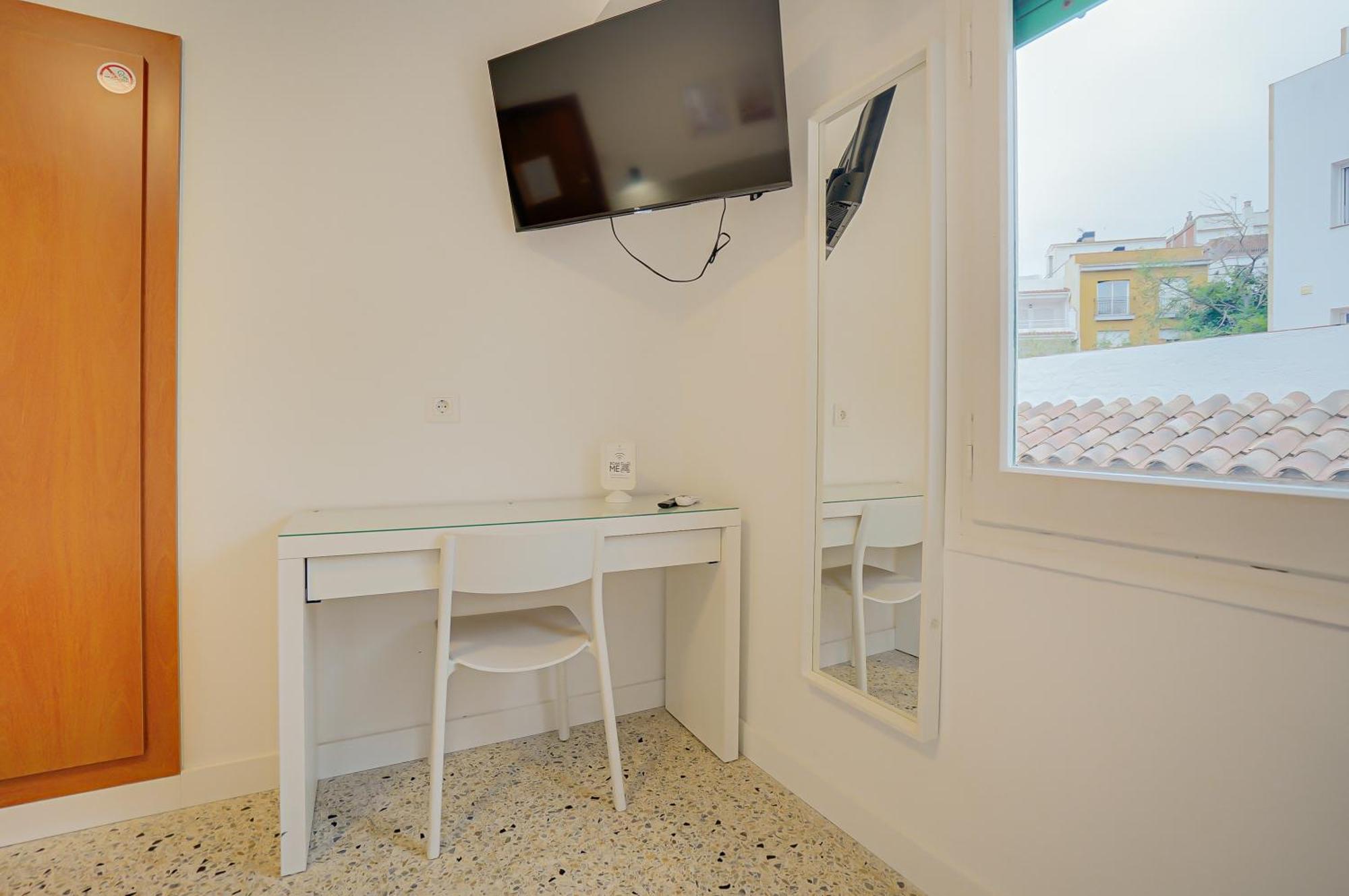 Hostal Y Apartamento Moli De Mar يوريت دي مار المظهر الخارجي الصورة