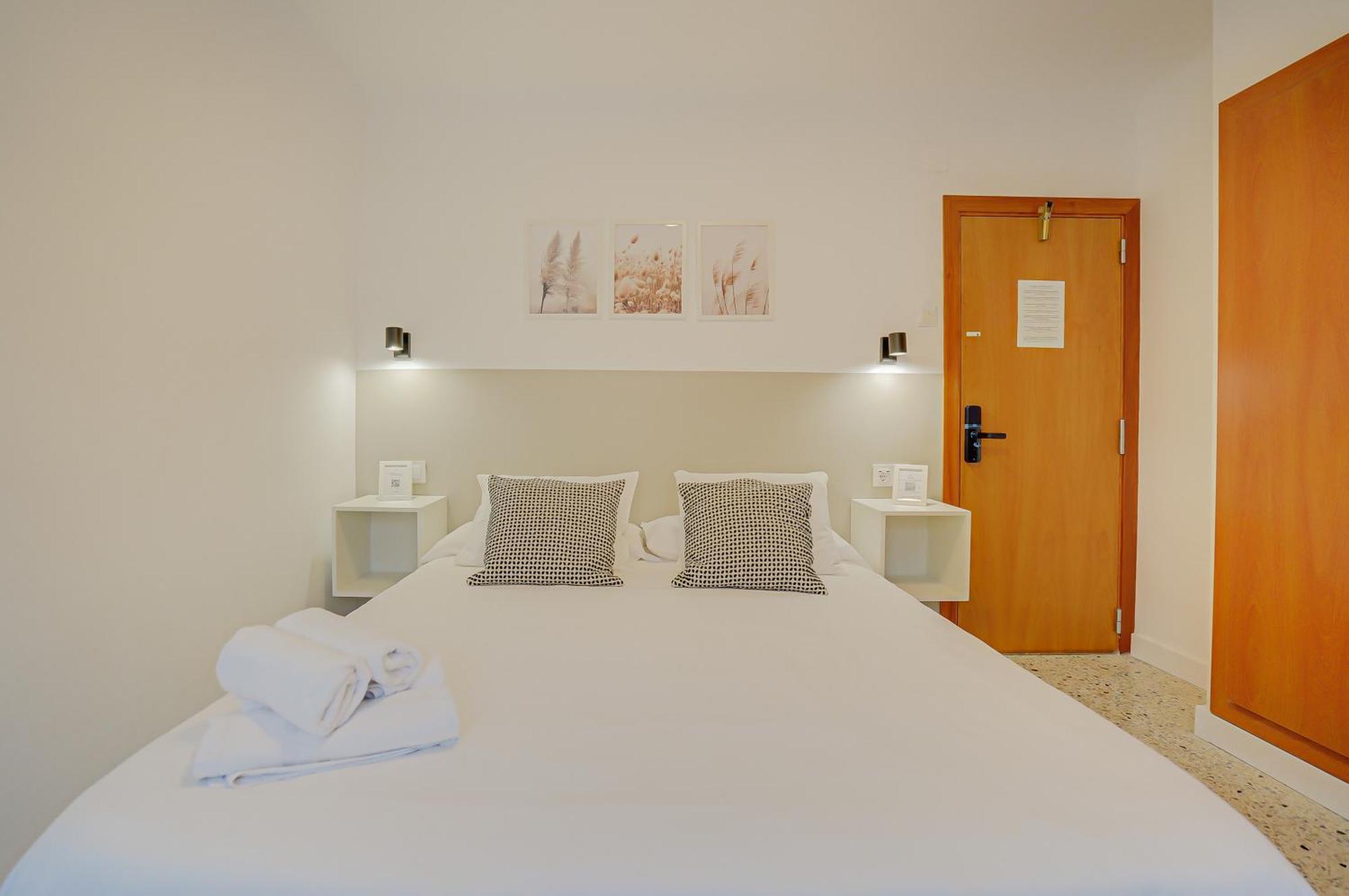 Hostal Y Apartamento Moli De Mar يوريت دي مار المظهر الخارجي الصورة