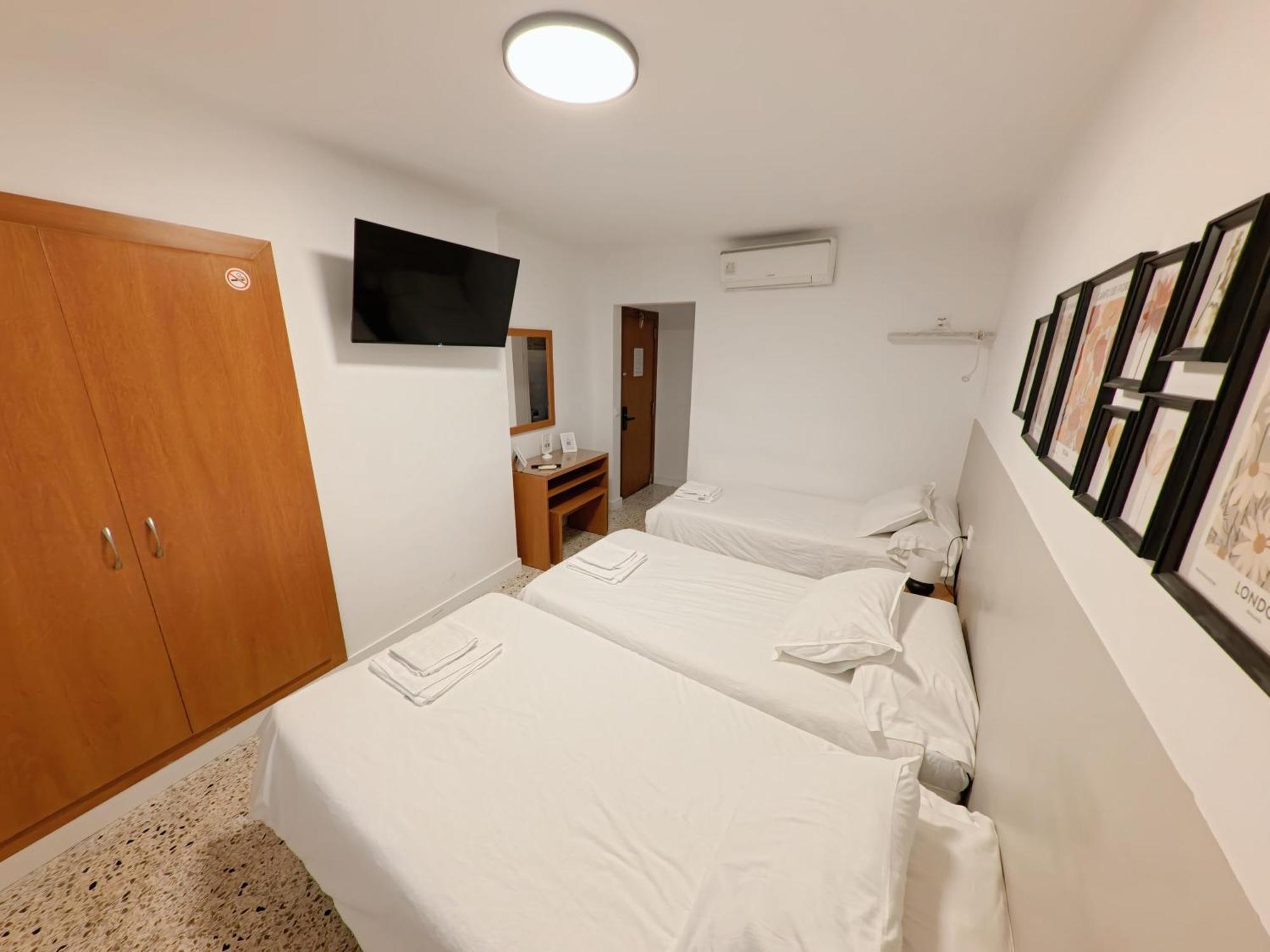 Hostal Y Apartamento Moli De Mar يوريت دي مار المظهر الخارجي الصورة